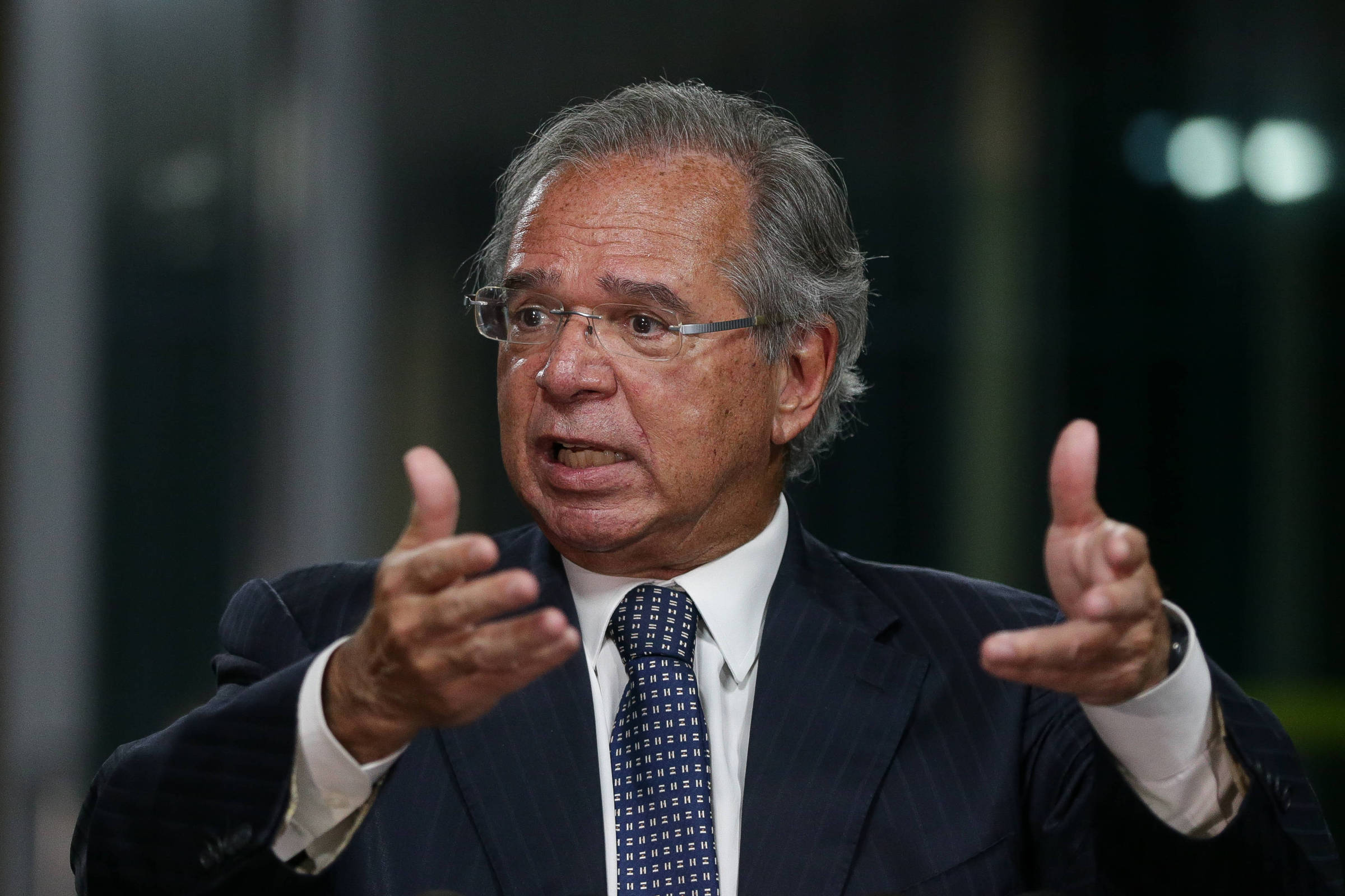 Brasil gastou mais do que podia e precisava no combate à pandemia